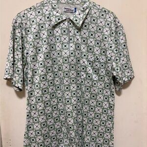 Twenty Sixred Men’s Geometric Pattern Short Sleeve Zipper Polo Shirt Size Large
